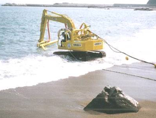 水中バックホウの配管配線工事