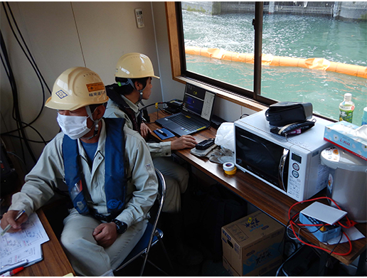 水中バックホウの無人化工事